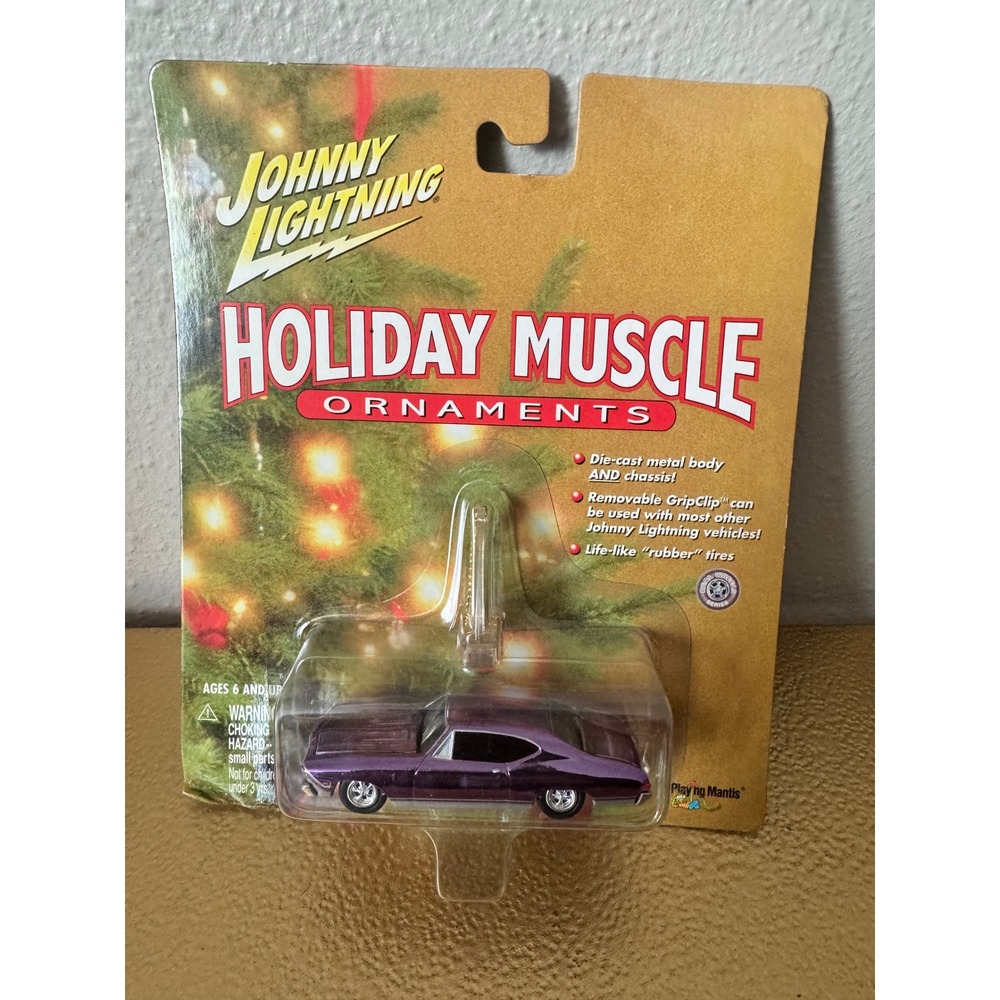 Vintage Johnny Lightning Holiday Muscle Ornaments‎ 1967 Olds Cutlass Diecast Car